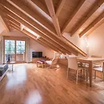 Lauberhorn, Luxury With Views Apartment *